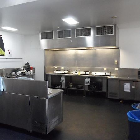 Base Brisbane Embassy Hostel Εξωτερικό φωτογραφία