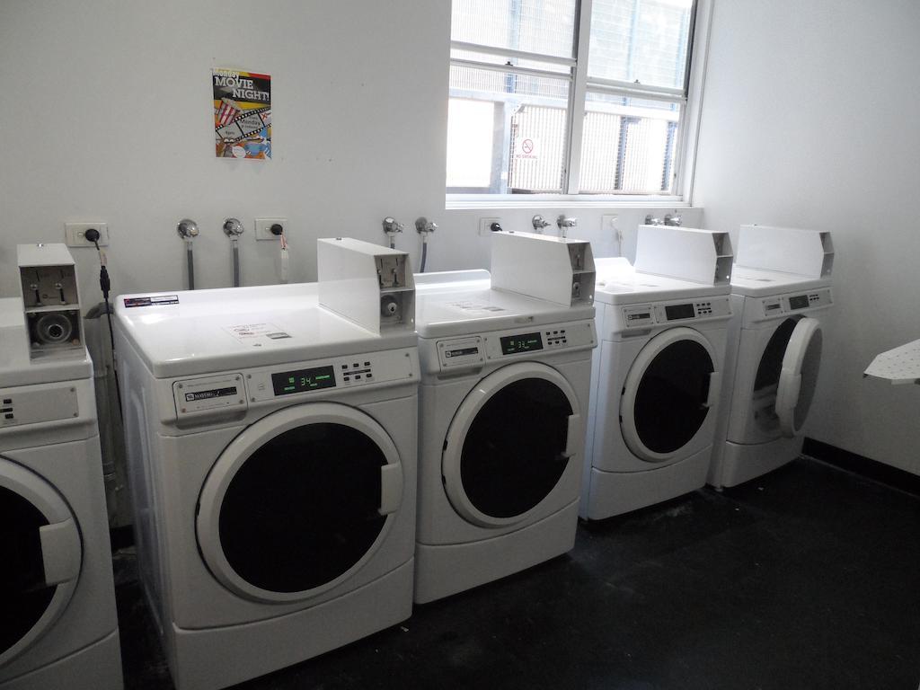Base Brisbane Embassy Hostel Εξωτερικό φωτογραφία