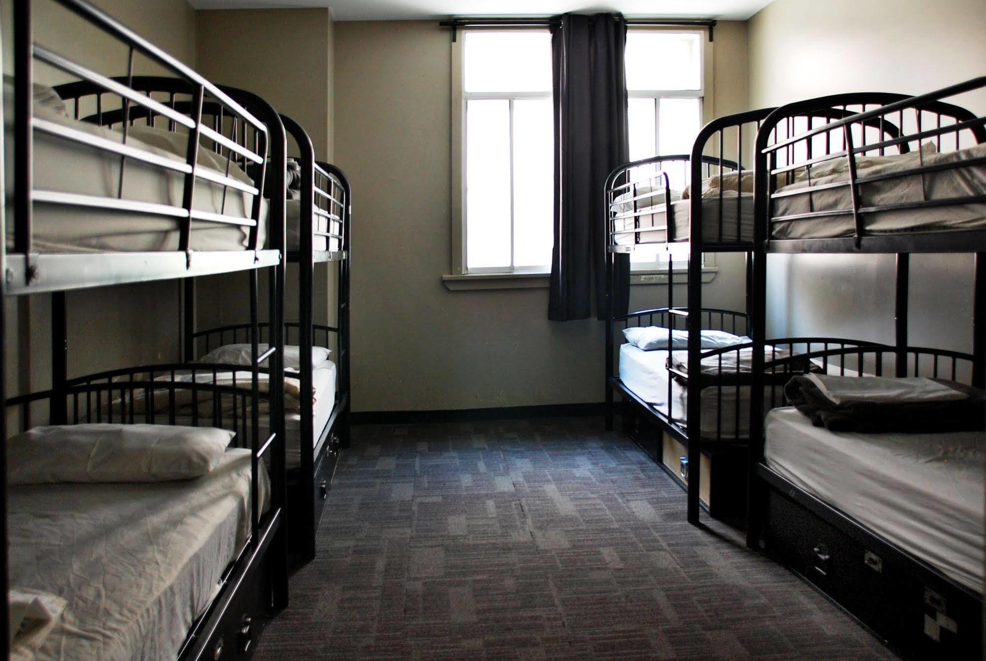 Base Brisbane Embassy Hostel Εξωτερικό φωτογραφία