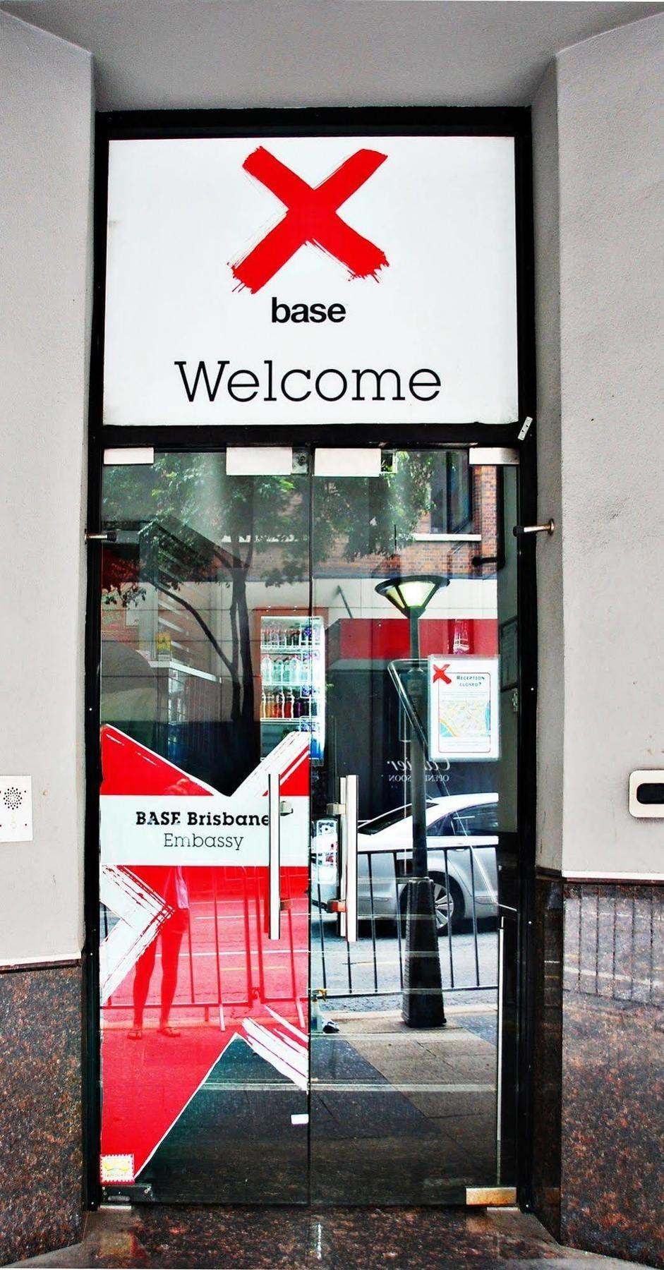 Base Brisbane Embassy Hostel Εξωτερικό φωτογραφία