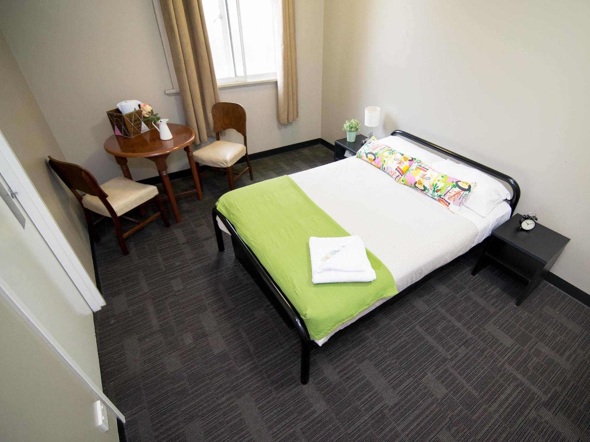 Base Brisbane Embassy Hostel Εξωτερικό φωτογραφία